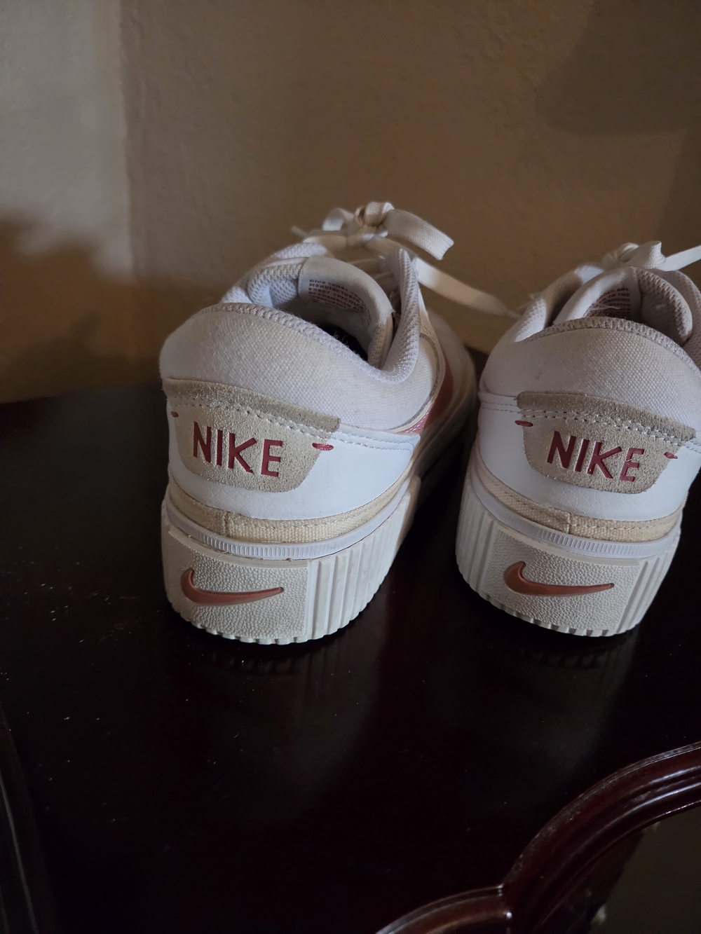 Womens NIKE shoes